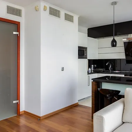 Sea Towers Luxury アパート *