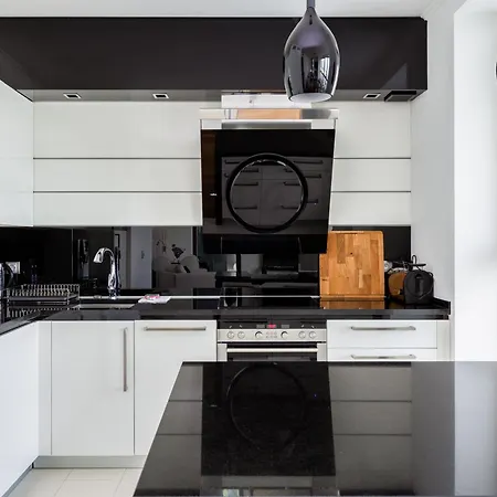 Sea Towers Luxury アパート